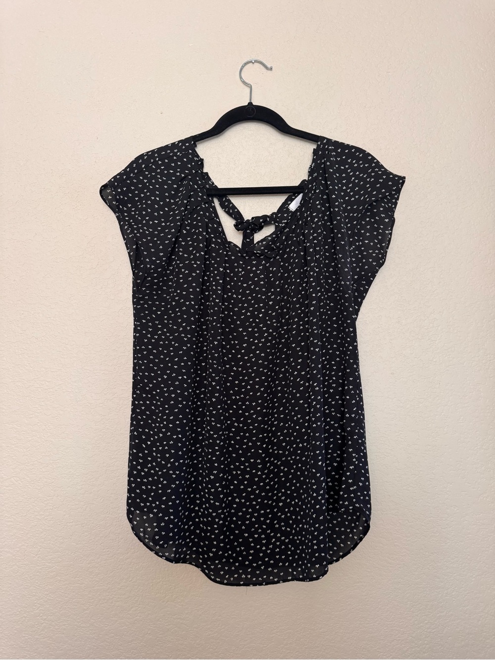 Women’s Black Dot Tie-Back Blouse